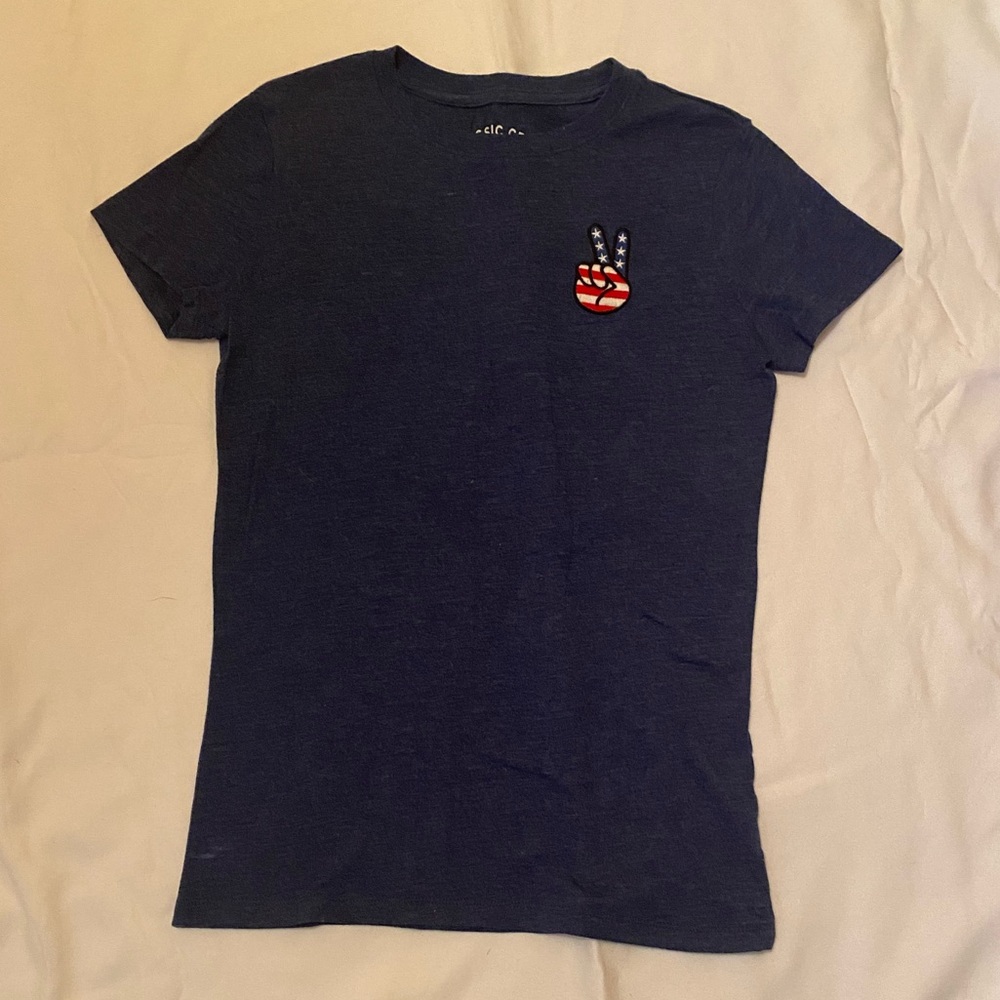 Aeropostale Classic Crew peace sign flag shirt